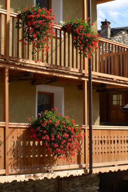 Vieilles Maisons D'Introd Ngoại thất bức ảnh