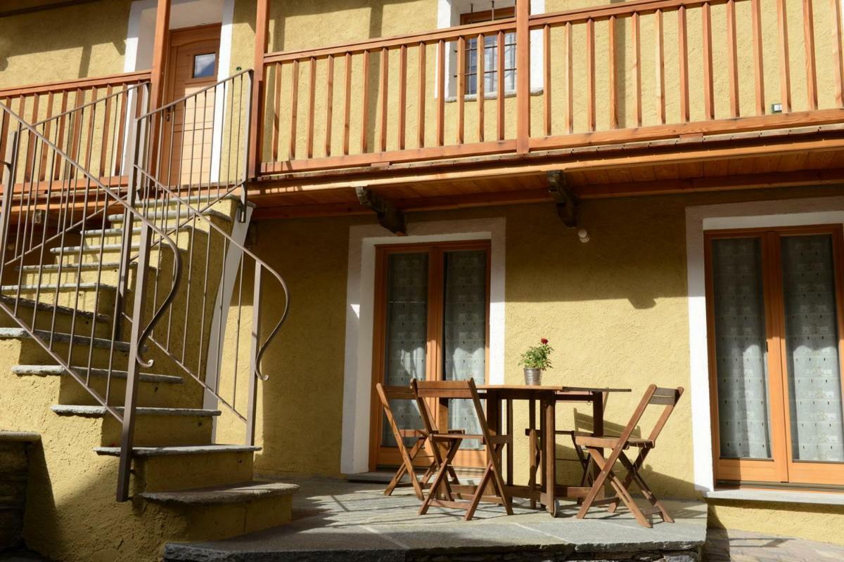 Vieilles Maisons D'Introd Ngoại thất bức ảnh